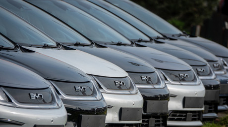 Voitures espionnes : l'armée britannique interdit aux militaires de discuter de secrets dans les véhicules par crainte d'être écoutés par Pékin