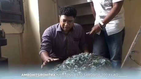 Madagascar : les autorités mettent au jour une émeraude de 300 kg cachée dans le palais présidentiel