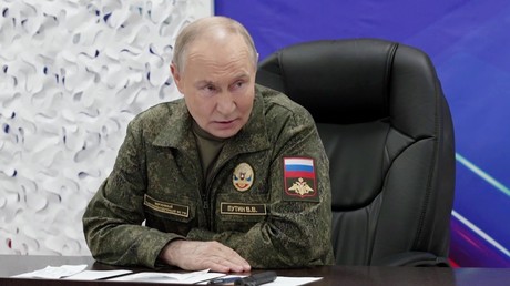 Poutine : L'Ukraine est dirigée par un «groupe criminel assis sur un tas d’or»