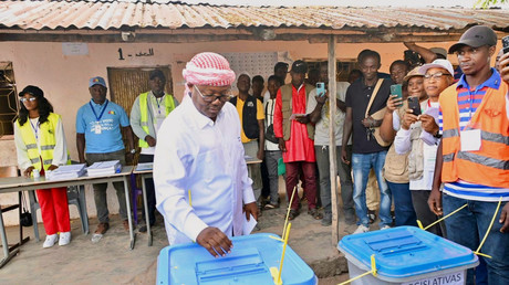 Guinée-Bissau : le président renversé Umaro Sissoco Embalo quitte Dakar pour Brazzaville