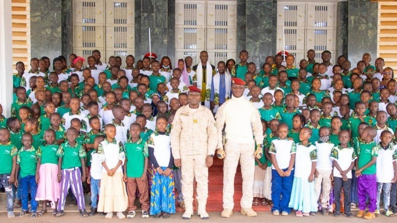 Burkina Faso : Ibrahim Traoré reçoit les enfants des militaires et des fonctionnaires tués dans la lutte contre le terrorisme