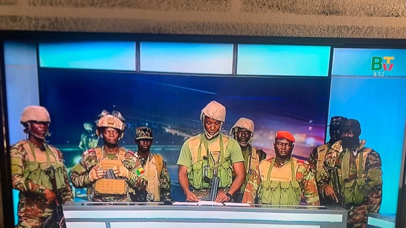 Bénin : des militaires s’emparent de la télévision nationale et annoncent avoir pris le pouvoir