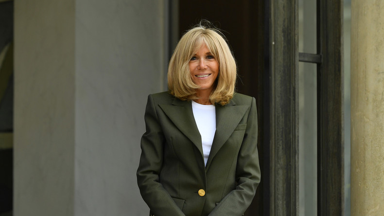 Brigitte Macron dérape et traite de «sales connes» des féministes qui s'en prennent à un humoriste