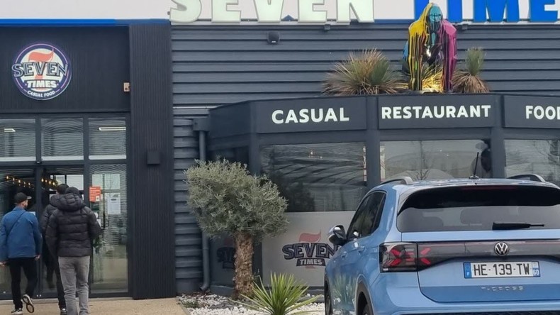 Polémique sur une Salle «100% Femmes» dans un Food-Court Halal près de Lyon