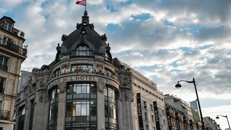 Face aux incertitudes sur l’avenir du BHV Marais, Anne Hidalgo propose un rachat par la Ville de Paris