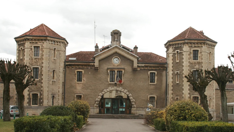 Évasion à Dijon : Interpol diffuse une notice rouge contre un fugitif de 19 ans