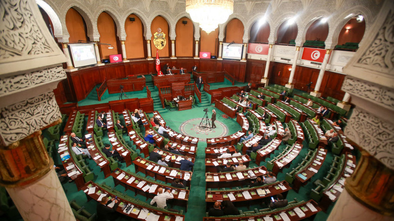 Tunisie : feu vert parlementaire à un recrutement exceptionnel de diplômés chômeurs de longue durée