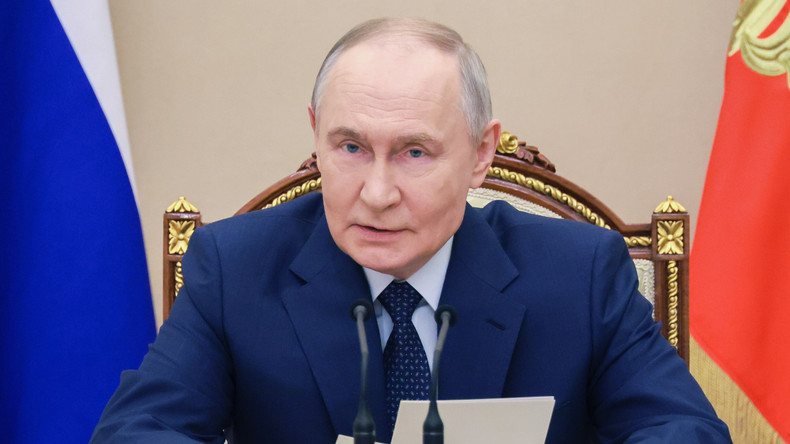 La Russie a multiplié sa production militaire jusqu’à 22 fois depuis 2022, affirme Poutine lors d’un point sur l’industrie de défense