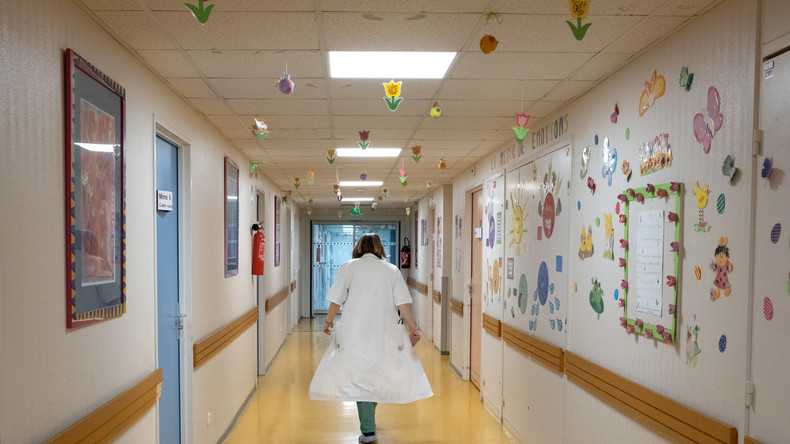 Hôpitaux français : des tarifs gelés qui ravivent la colère du secteur