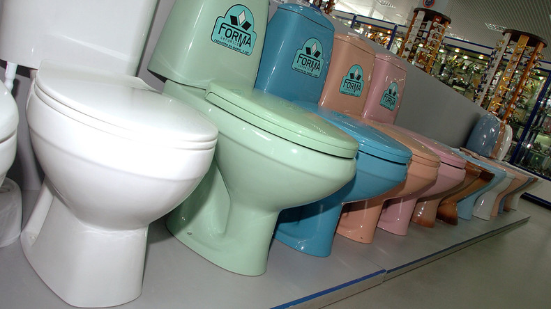 Sanctions antirusses : l’interdiction visant les cuvettes de toilettes pourrait coûter 140 millions d’euros à l’économie italienne