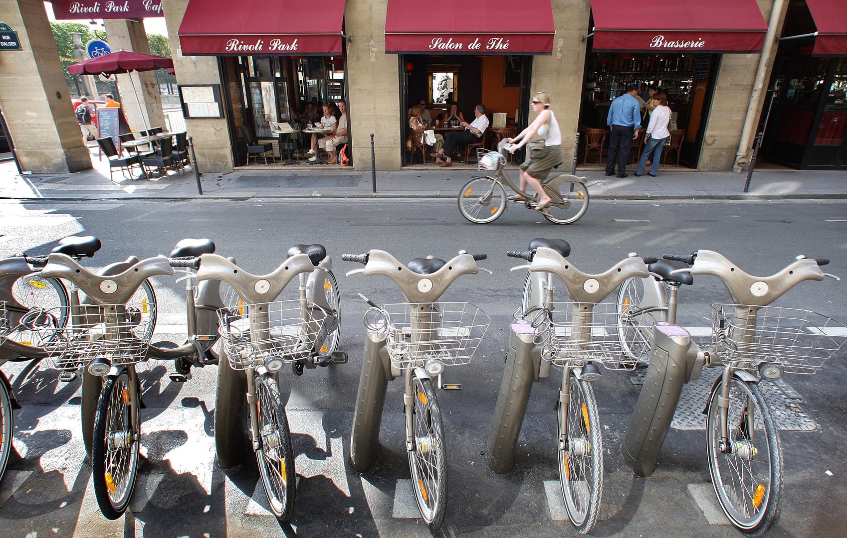 France : quand les politiques anti-voiture des villes peinent à convaincre