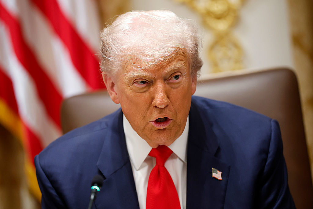 «Dieu merci, nous n’avons pas transmis les missiles Tomahawk à Zelensky» : Trump réagit à l’attaque ukrainienne de drones contre la résidence de Poutine