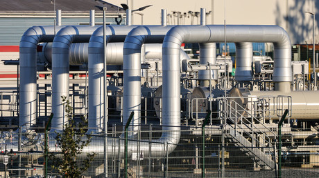 «L’Europe se condamne à dépendre d’autres sources d’énergie plus coûteuses», avertit Peskov après la décision de l’UE d’interdire le gaz russe dès 2027