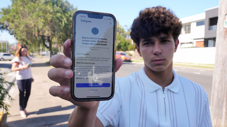 L’Australie interdit les réseaux sociaux aux moins de 16 ans : une première mondiale