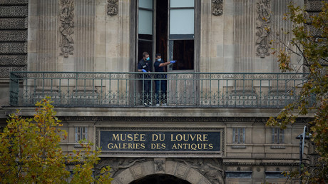 Cambriolage au Louvre : les voleurs auraient pu être arrêtés «à 30 secondes près»