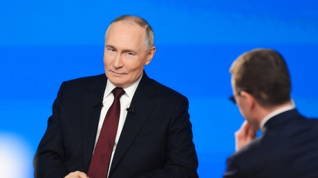 Parfois, Poutine se déplace incognito à Moscou au volant de sa voiture