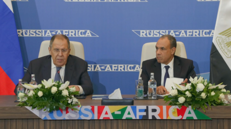 « Les pays africains ont le droit de choisir librement leurs partenaires » affirme Sergueï Lavrov lors de la conférence de presse conjointe à l’issue du forum ministériel Russie‑Afrique