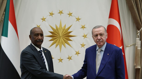Erdogan promet de renforcer la coopération avec le Soudan