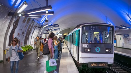 Attaque au couteau dans le métro parisien : le suspect d'origine malienne naturalisé en 2018