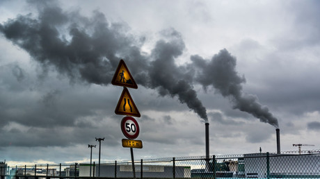 Interdiction des «polluants éternels» : la France pionnière, mais l'industrie craint de «se tirer une balle dans le pied»