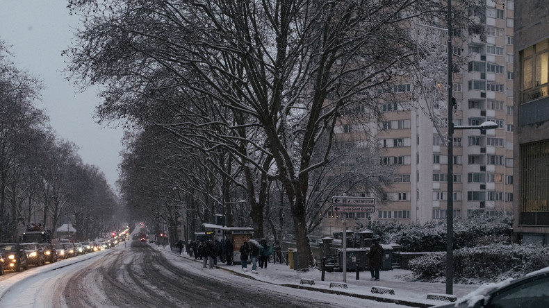 Neige et verglas : Météo-France place 38 départements en vigilance orange