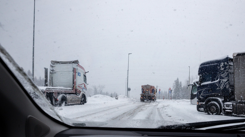 Un hiver exceptionnellement rigoureux a «mis à genoux» l’Europe occidentale, selon Szijjártó