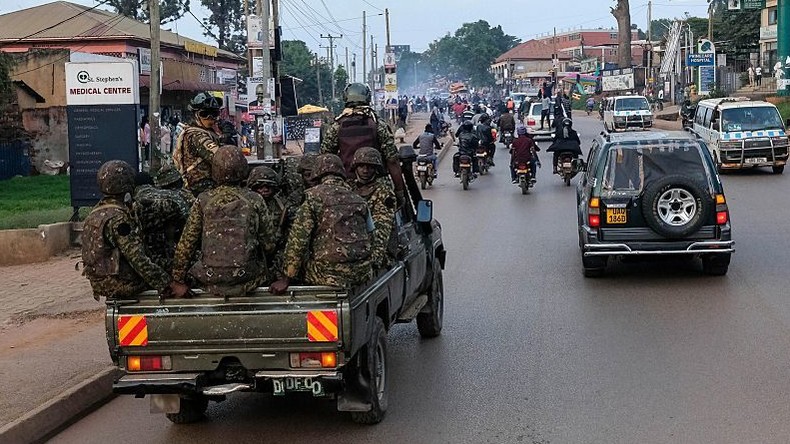 Élection présidentielle en Ouganda : l'armée déployée dans la capitale, le réseau internet mobile restreint