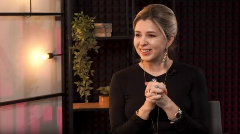 Pas de chauffage ? Achetez un vibromasseur : la fiancée de l’ex-chef de la diplomatie ukrainienne propose aux Ukrainiens des sex-toys contre le froid