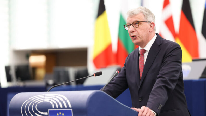 « En sanctionnant la Russie et l’Iran, l’UE révèle sa faiblesse stratégique face aux États souverains », estime l’eurodéputé Fernand Kartheiser