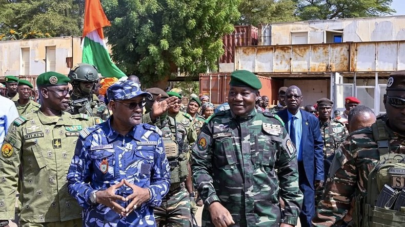 «Ils vont nous écouter rugir» : Tiani lance un avertissement cinglant à Macron, Talon et Ouattara après une attaque nocturne