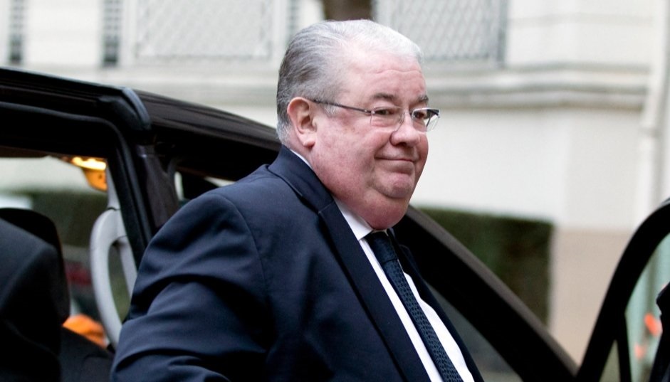 «Changement de vie» : privé de véhicule avec chauffeur, un ancien ministre français doit «réapprendre à marcher»