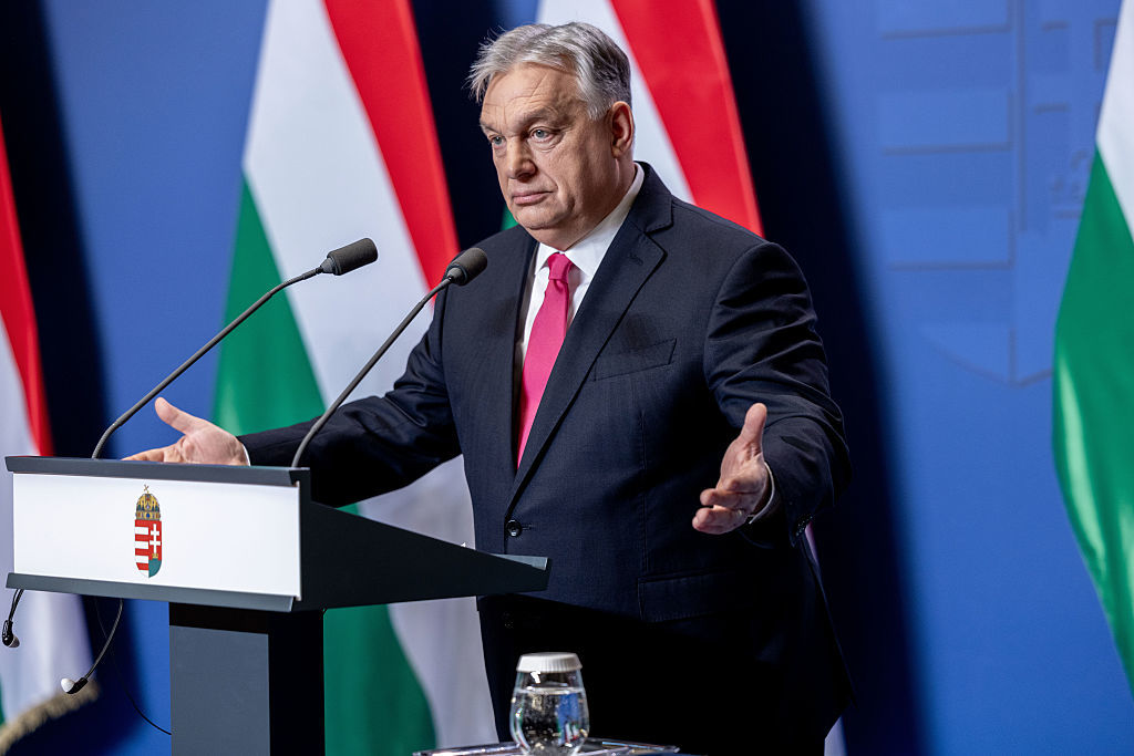 Orbán dénonce la demande de Kiev d'obtenir 800 milliards de dollars de l'UE, soit quatre fois le PIB de la Hongrie