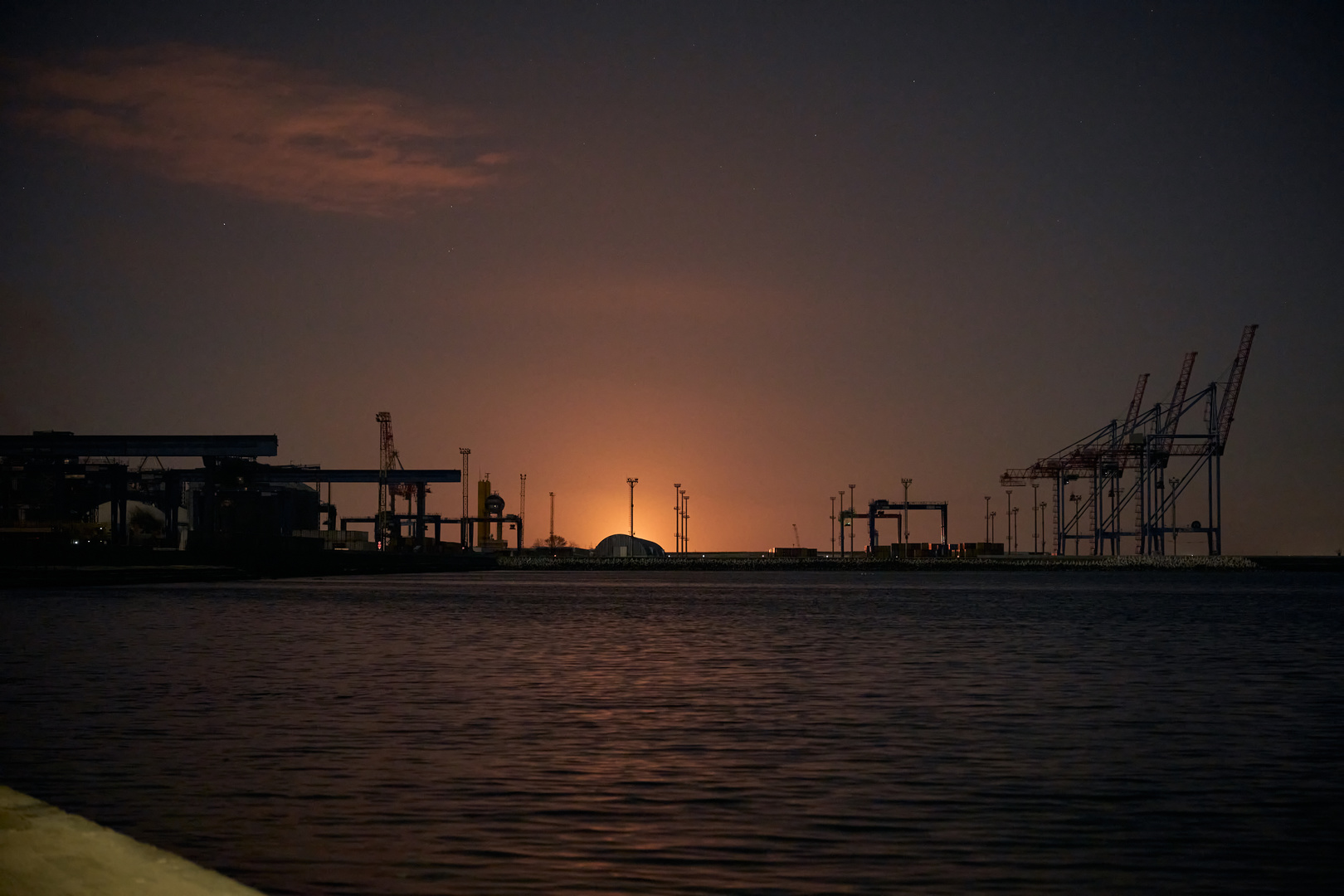 Les exportations ukrainiennes de céréales s’effondrent après les frappes russes visant les ports, selon Bloomberg