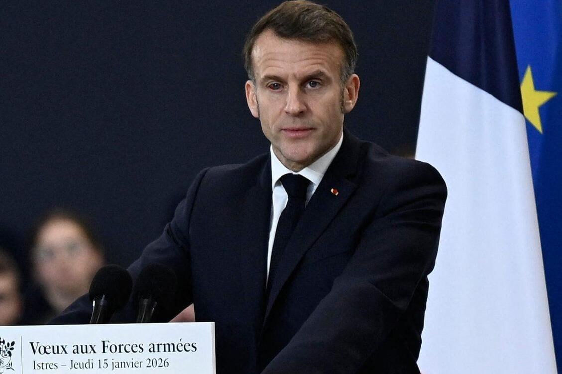 Quand l’œil de Macron vole la vedette aux armées