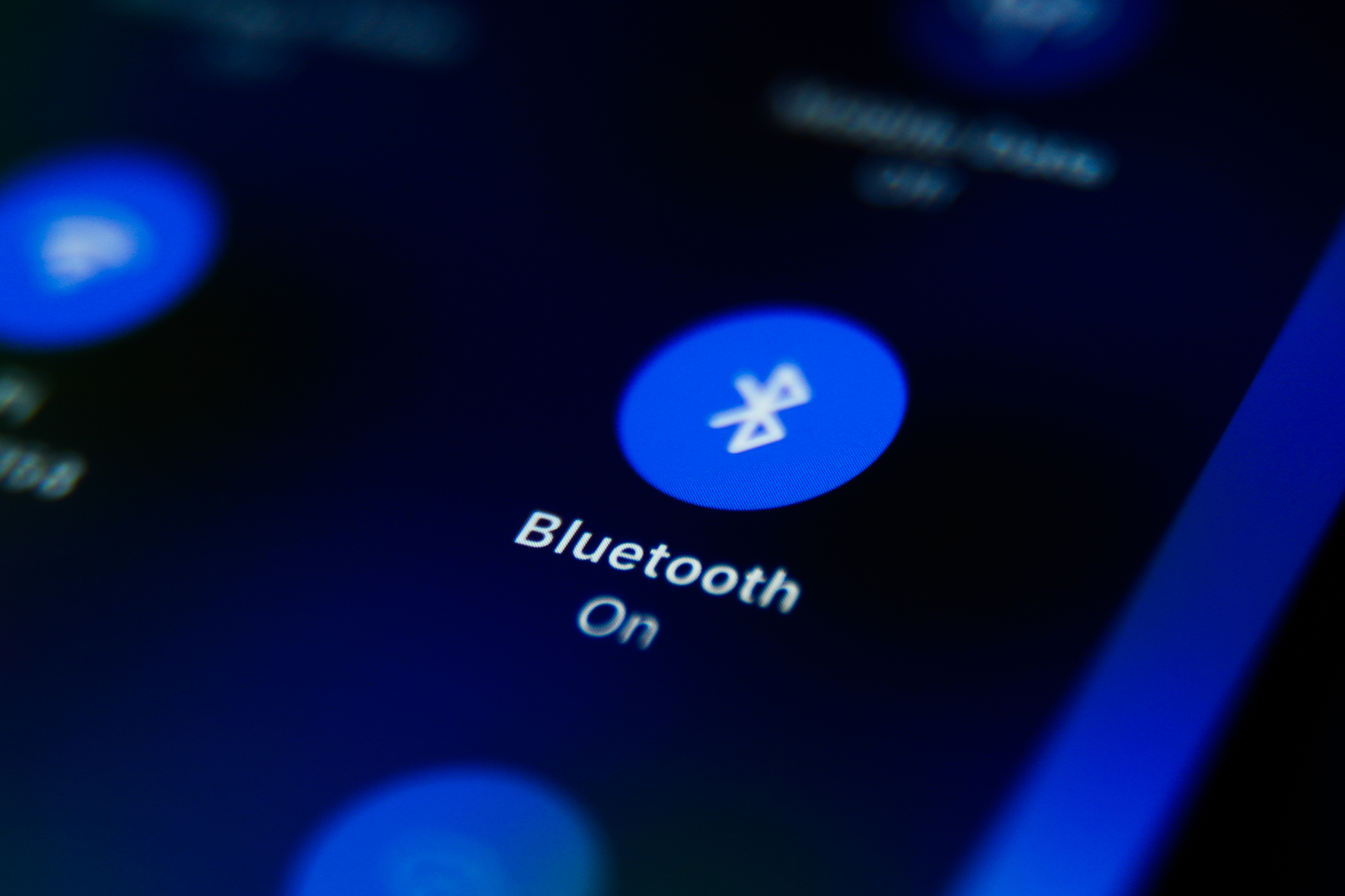 Groenland : le Danemark bannit les écouteurs Bluetooth dans ses services publics, par crainte de l’espionnage américain