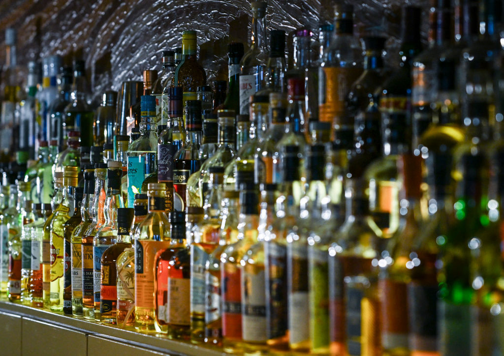 Chute historique de la demande d’alcool : les stocks des fabricants de spiritueux explosent