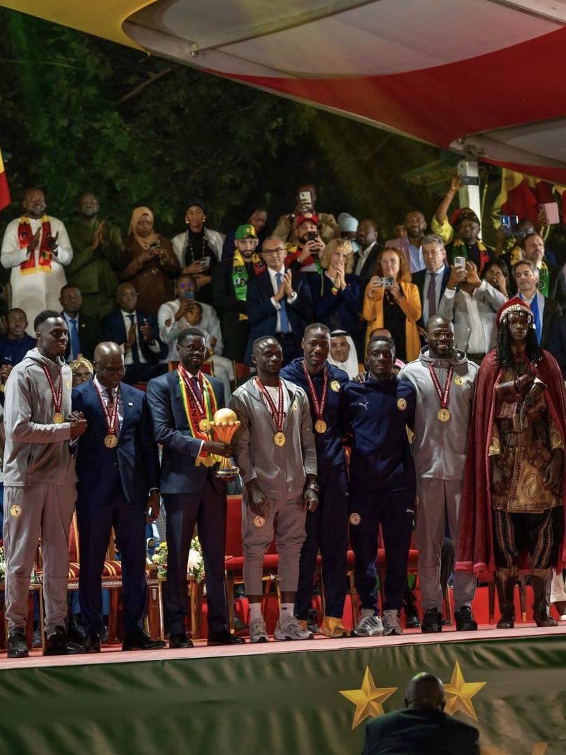 Sénégal : le président Bassirou Diomaye Faye couvre de récompenses les champions d’Afrique
