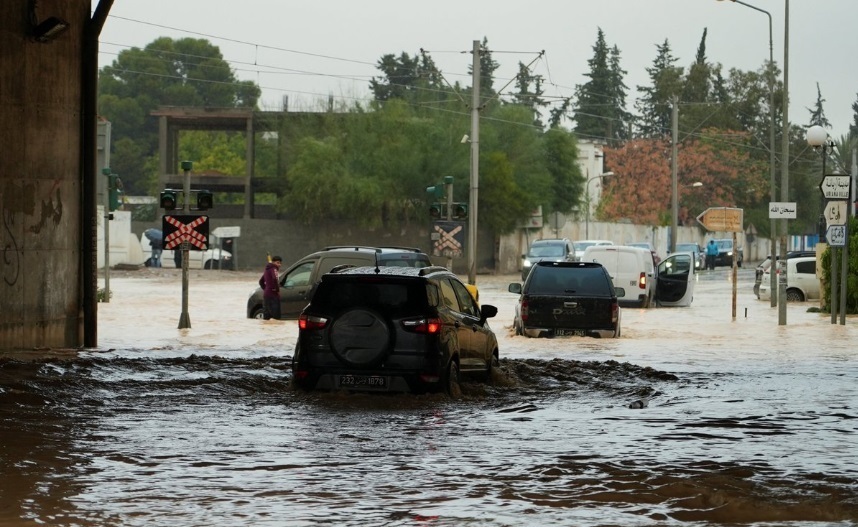 Intempéries : les inondations en Tunisie et en Algérie coûtent la vie à au moins six personnes