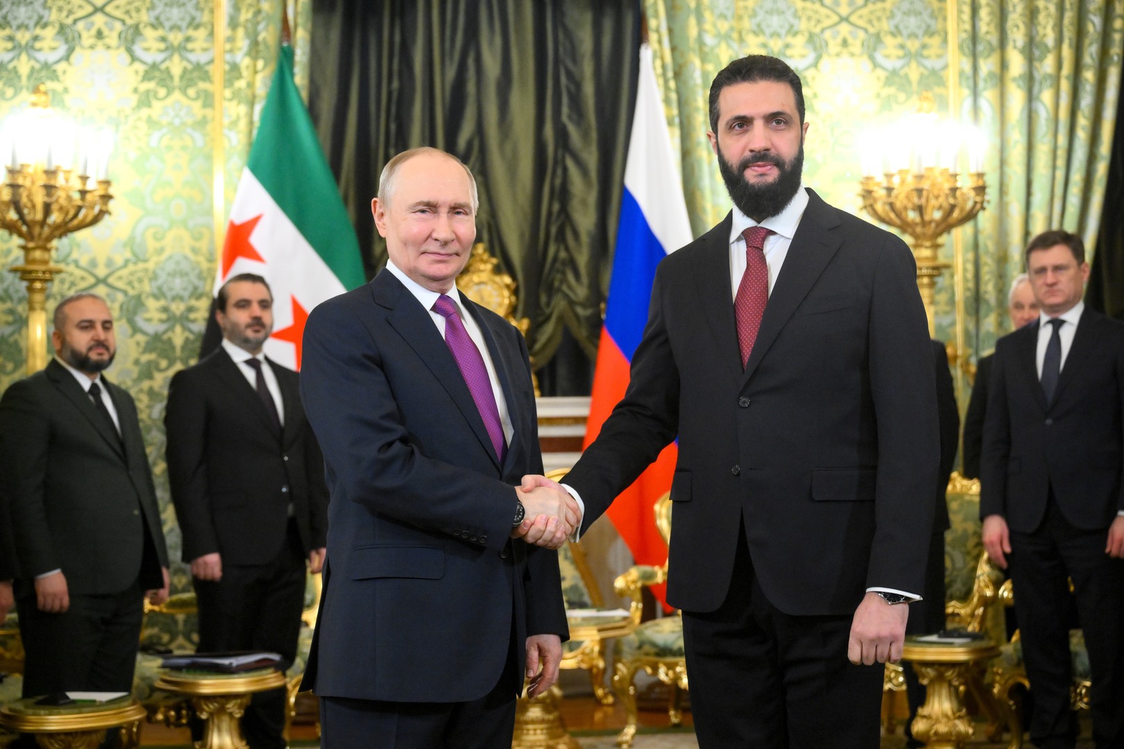 Poutine reçoit le président syrien Ahmed al-Chareh au Kremlin pour renforcer la coopération bilatérale et appuyer les efforts de reconstruction en Syrie