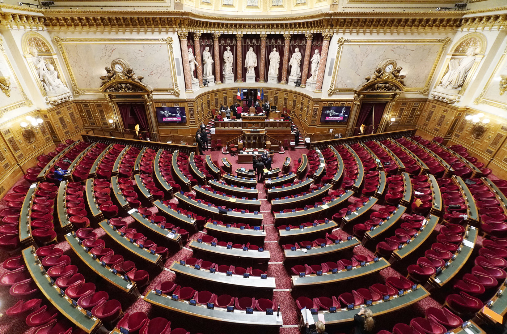 «Triple fiasco» : le Sénat français rejette le projet de loi de finances, sans l'examiner