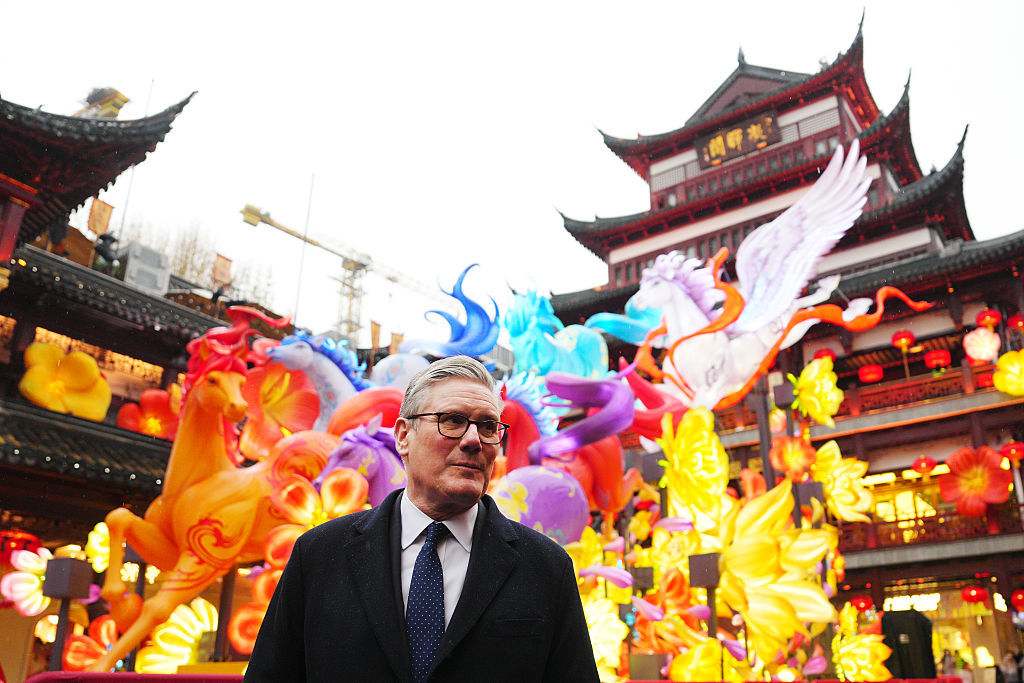 La délégation du Premier ministre britannique festoie avec des champignons hallucinogènes en Chine