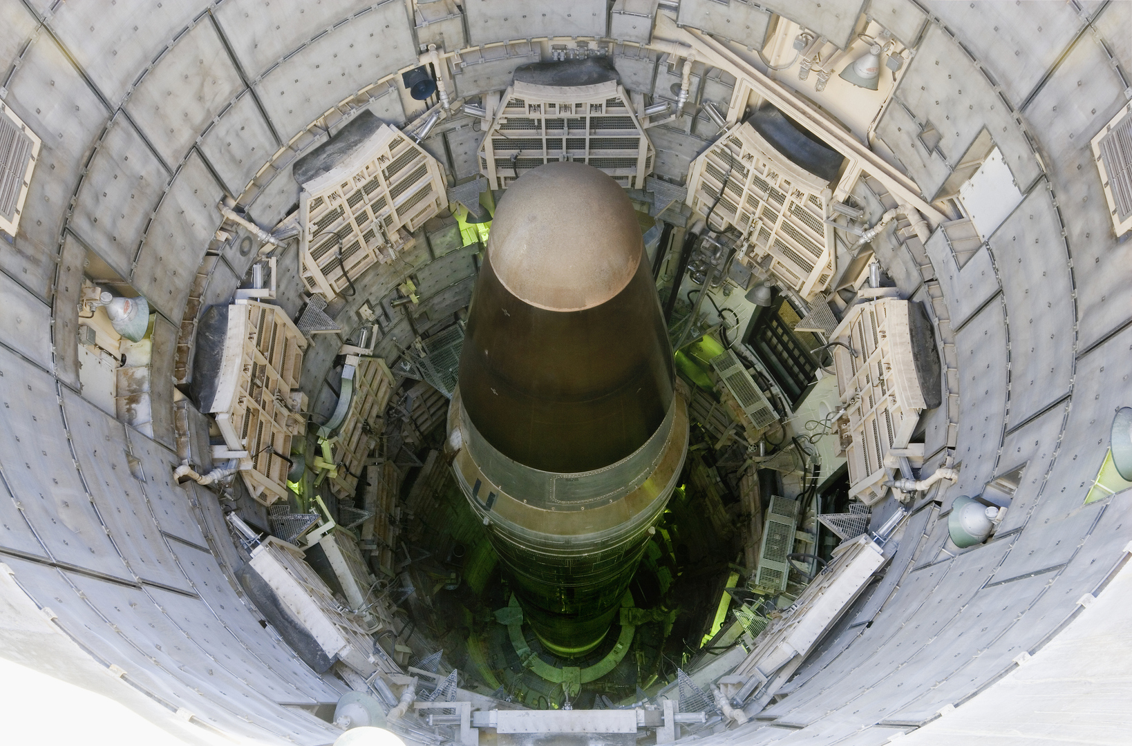 L'Allemagne évoque la question des armes nucléaires, déplorant l'instabilité des États-Unis et la «menace russe»