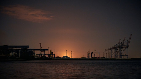 Les exportations ukrainiennes de céréales s’effondrent après les frappes russes visant les ports, selon Bloomberg