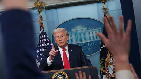 Trump : Macron et Starmer sont «un peu rudes quand je ne suis pas là»