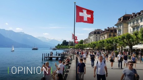 Suisse : un Ukrainien fuyant la guerre en Porsche doit rembourser l'aide sociale