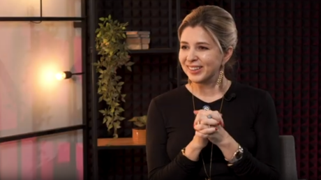 Pas de chauffage ? Achetez un vibromasseur : la fiancée de l’ex-chef de la diplomatie ukrainienne propose aux Ukrainiens des sex-toys contre le froid