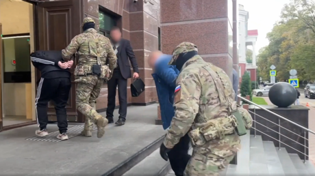 FSB : deux Russes ayant commis des actes de sabotage sur ordre de Kiev arrêtés en Crimée