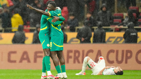 Des joueurs sénégalais célèbrent leur victoire après la finale de la Coupe d’Afrique des nations de football entre le Sénégal et le Maroc, à Rabat (Maroc), le 18 janvier 2026.