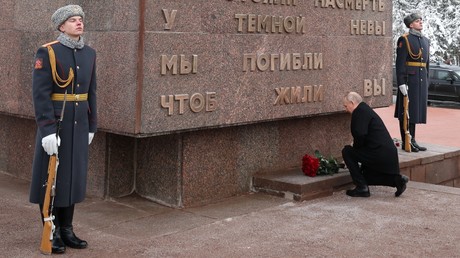 Mémoire de la Grande Guerre patriotique : Poutine commémore la levée du siège de Léningrad (VIDÉO)