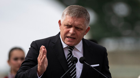 «Tous se casseront les jambes en courant vers la Russie pour y faire des affaires» : Robert Fico fustige l’embargo énergétique de l’UE